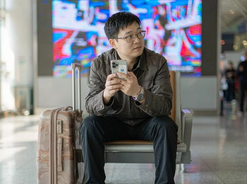 财务人员手工整理费用台账单据